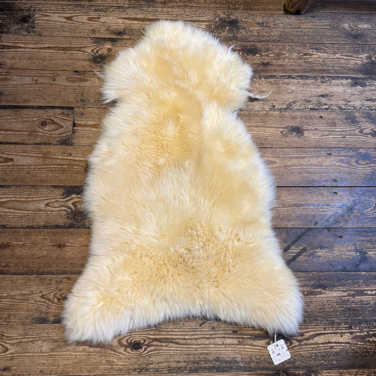 🐑 Genuine British Sheepskin – Natural Dog Bed & Pet Mat